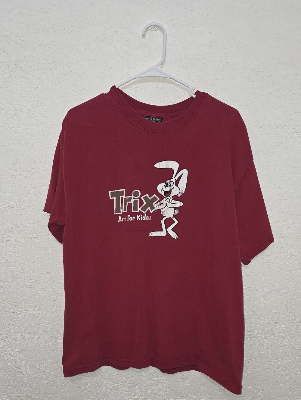 Steve & Barry's Burgundy Trix Bunny Graphic Tee LARGE